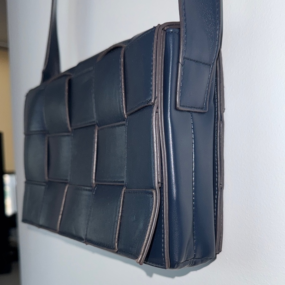 Sondra Roberts Squared Blue Shoulder Bag - Picture 3 of 11